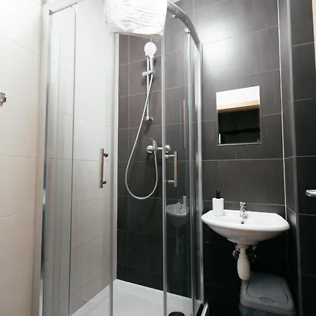 Hostel Mandarinka *