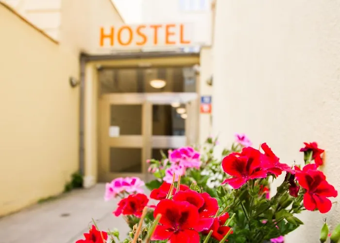 Hostel Mandarinka *